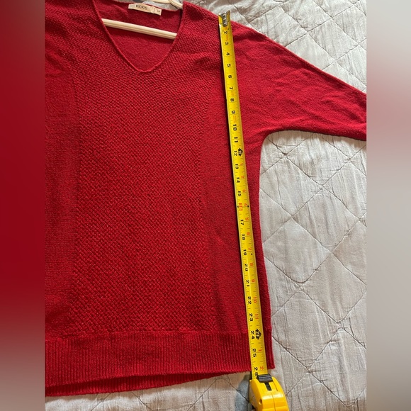 Red V-Neck Metallic Sparkle Sweater - Picture 5 of 9